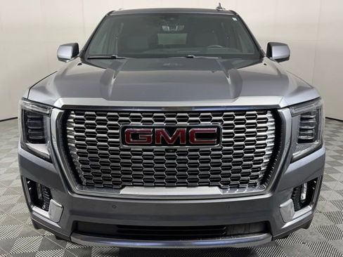 Used 2022 GMC Yukon XL Denali w/ Advanced Technology Package image 10