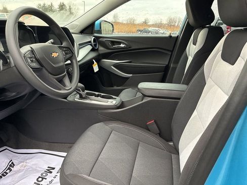 New 2026 Chevrolet Trax LS image 2