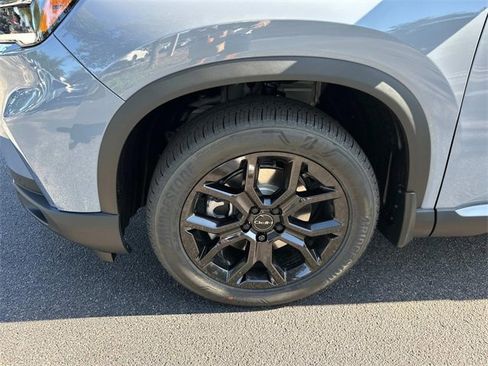 New 2025 Honda Pilot Touring image 10