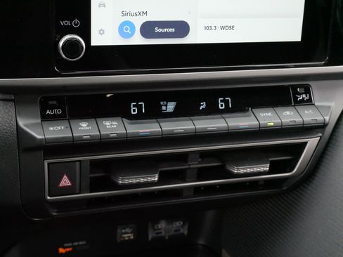 Certified 2025 Toyota Camry SE image 23