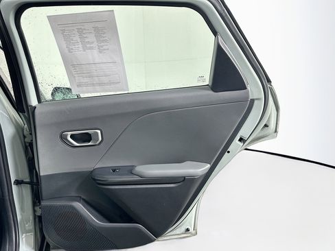 Used 2025 Kia K4 LXS image 30