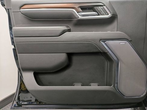 Used 2024 GMC Sierra 2500 Denali image 8