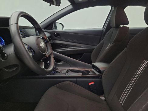 Used 2025 Hyundai Elantra Sport image 17