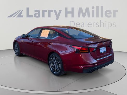 Used 2023 Nissan Altima 2.0 SR FWD image 3