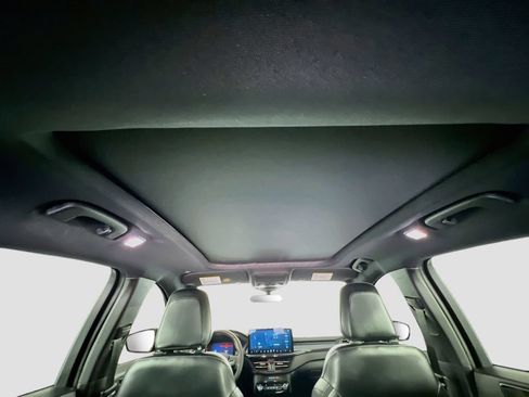 Used 2024 Ford Escape ST-Line w/ Tech Pack #1 AWD/4WD image 39