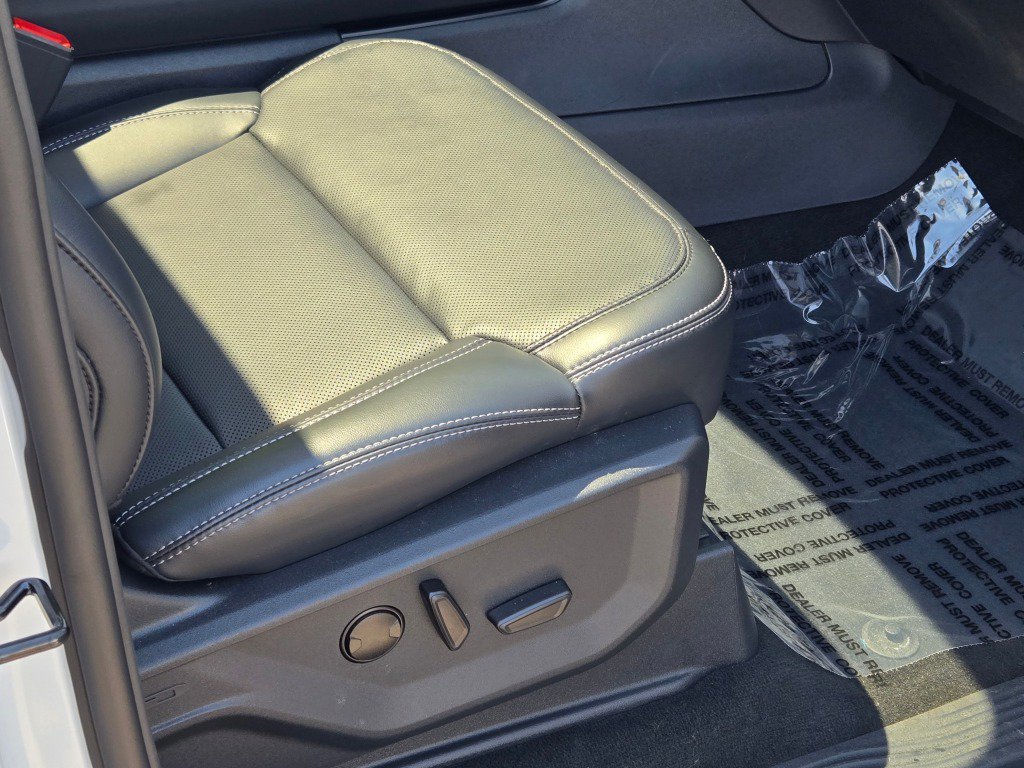 Used 2025 Ford Expedition Platinum AWD/4WD image 8