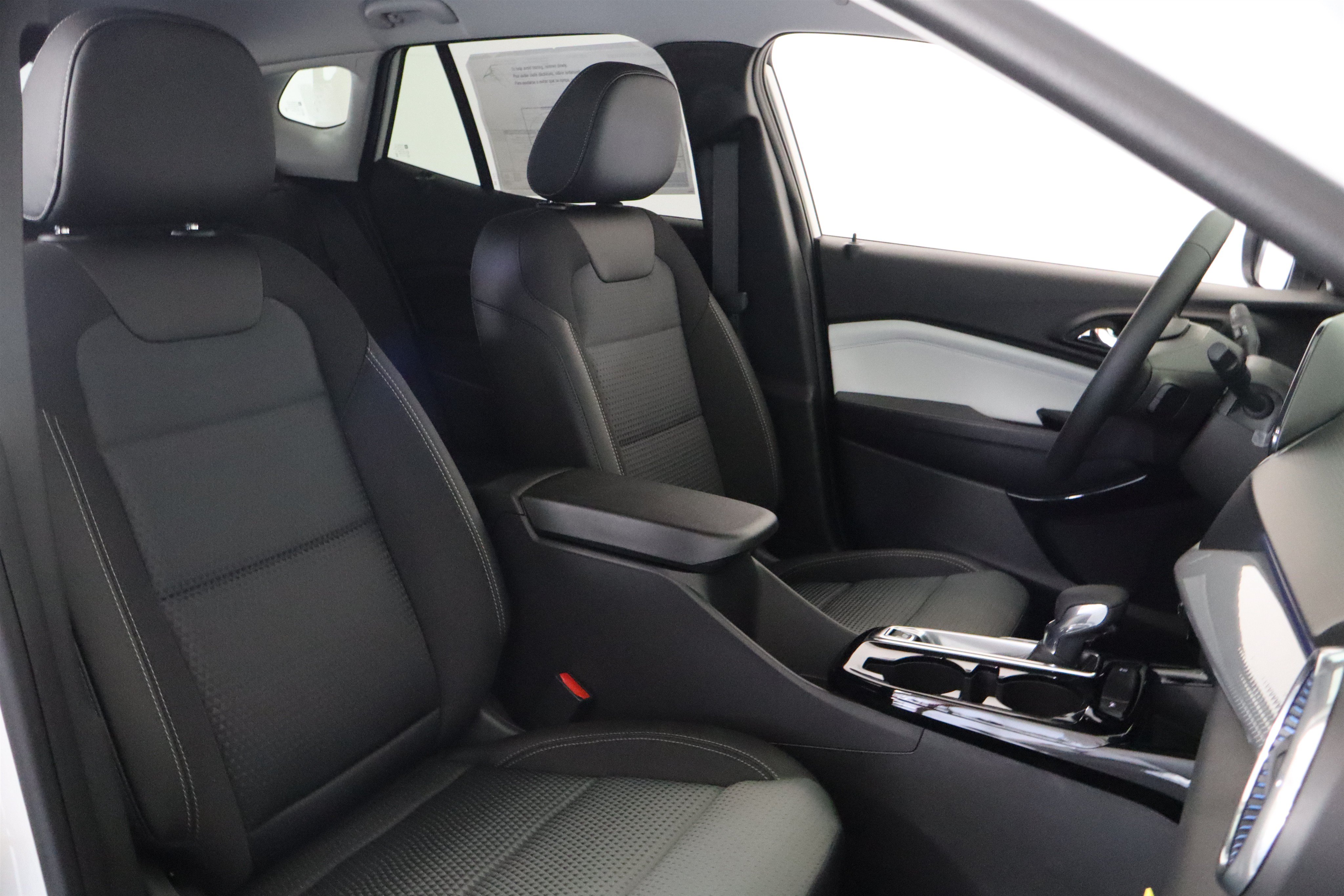 New 2026 Chevrolet Trax LT w/ Midnight Edition FWD image 21