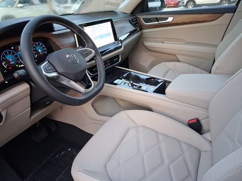 New 2026 Volkswagen Atlas SE FWD image 7