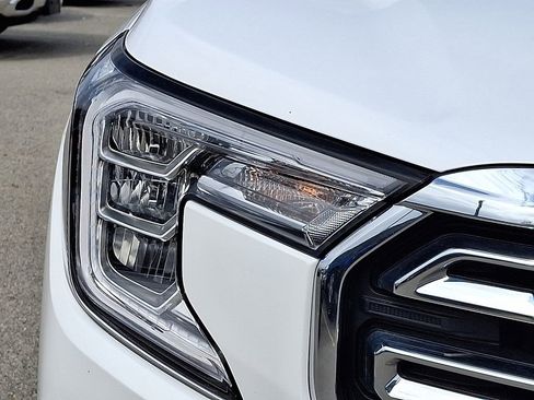 Used 2024 GMC Terrain SLT FWD image 9
