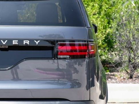 New 2026 Land Rover Discovery S AWD/4WD image 57