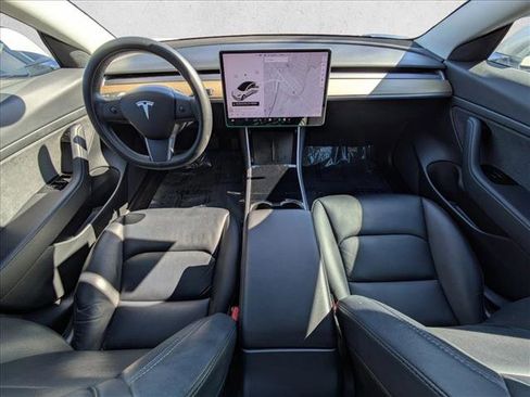 Used 2020 Tesla Model 3 Standard Range image 23