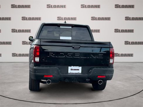 New 2026 Honda Ridgeline Black Edition image 4