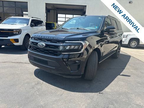 Used 2024 Ford Expedition Limited AWD/4WD image 3