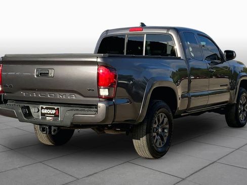 Used 2022 Toyota Tacoma SR5 AWD/4WD image 13