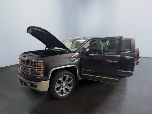 Used 2015 Chevrolet Silverado 1500 LTZ Z71 w/ LTZ Plus Package AWD/4WD image 11