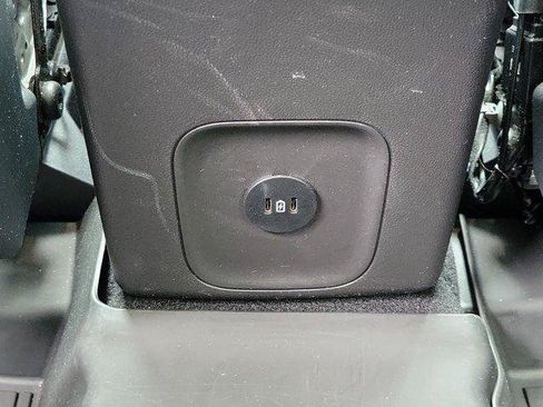 Used 2025 Ford Escape SE w/ Class II Trailer Tow Package FWD image 13