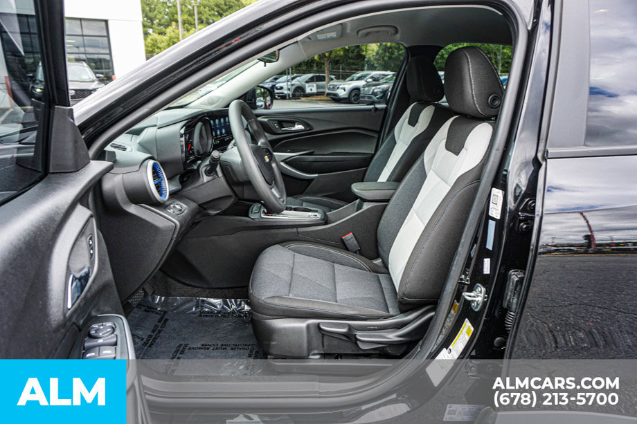 Used 2025 Chevrolet Trax LS FWD image 18