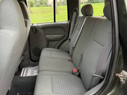 Used 2007 Jeep Liberty Sport AWD/4WD image 9