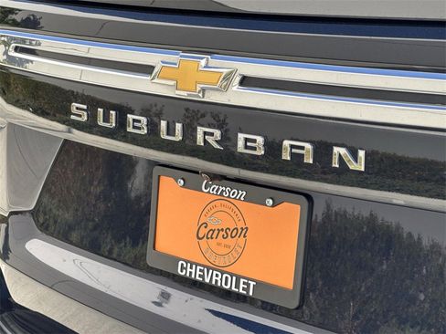 Used 2024 Chevrolet Suburban LT image 30
