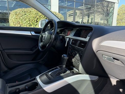 Used 2010 Audi A4 2.0T Premium image 29