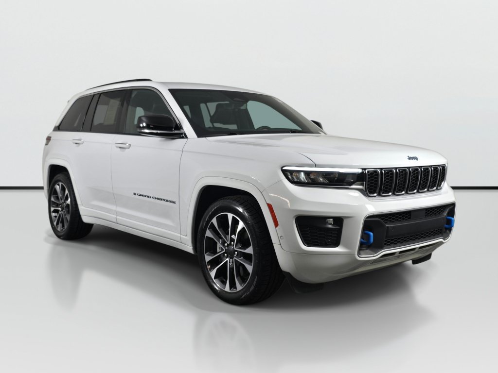 Used 2022 Jeep Grand Cherokee Overland w/ Luxury Tech Group IV AWD/4WD image 8