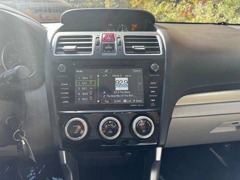 Used 2017 Subaru Forester 2.5i Premium w/ All-Weather Package image 18