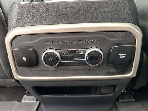 Used 2022 Ford Expedition XLT AWD/4WD image 16