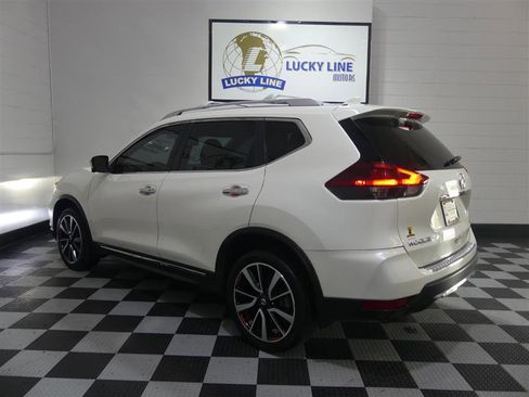 Used 2018 Nissan Rogue SL w/ Premium Package image 10