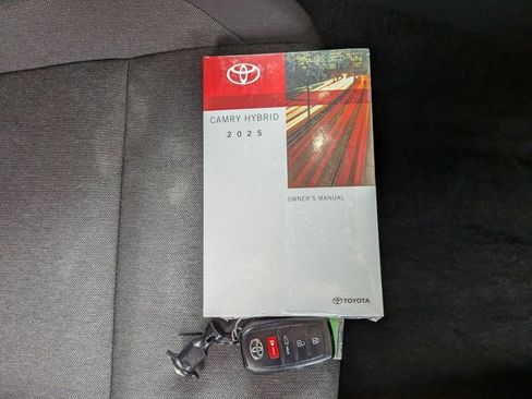 Used 2025 Toyota Camry LE FWD image 22