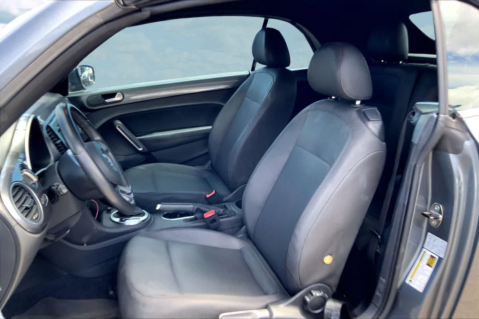 Used 2013 Volkswagen Beetle 2.5 FWD image 11