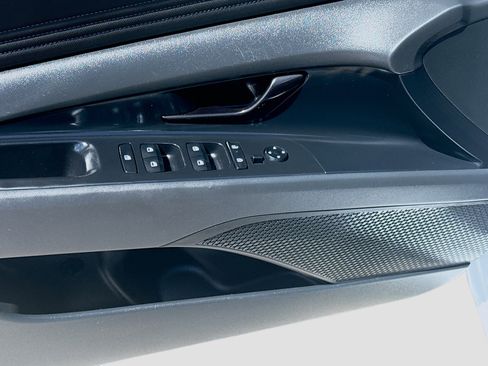 Certified 2025 Hyundai Elantra Sport image 14