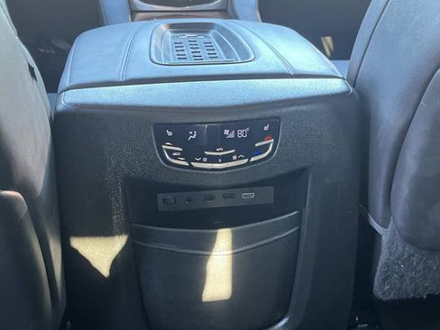 Used 2017 Cadillac Escalade Luxury image 18