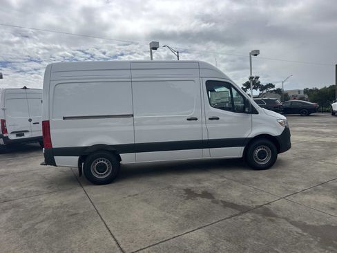 New 2026 Mercedes-Benz Sprinter 2500 image 2