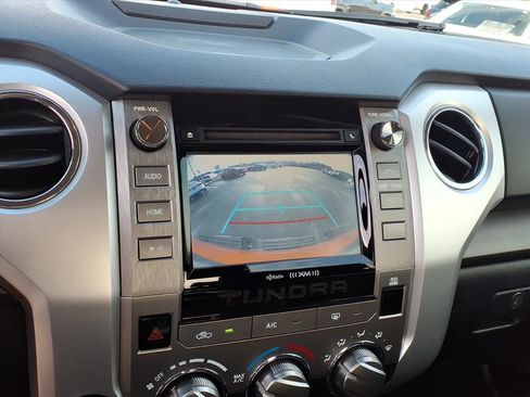 Used 2018 Toyota Tundra SR5 w/ SR5 Upgrade Package image 9