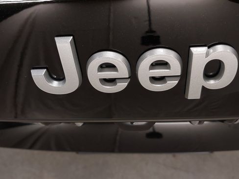 New 2025 Jeep Grand Cherokee L Limited w/ Luxury Tech Group II image 31