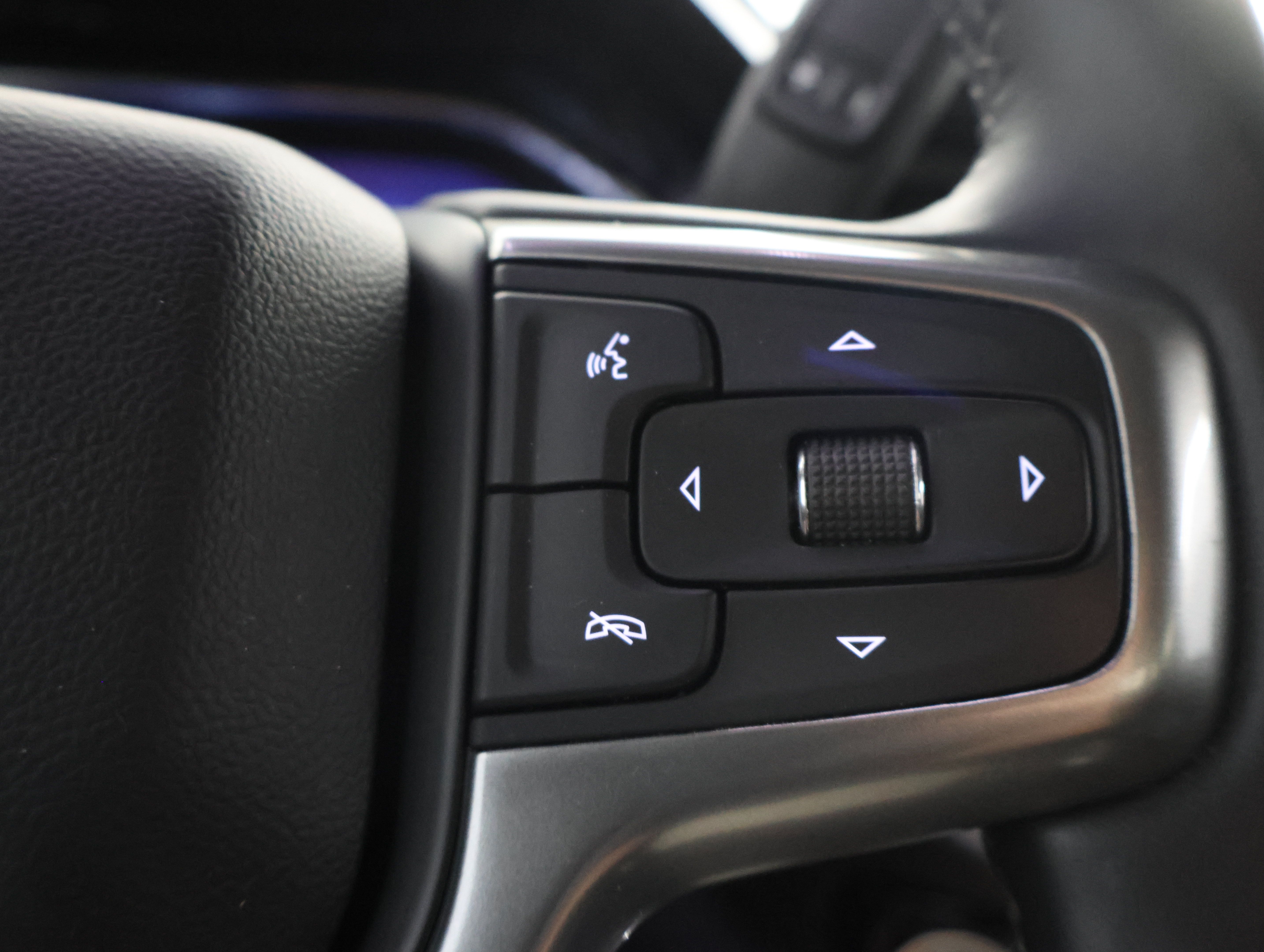 Used 2024 Chevrolet Silverado 2500 LT AWD/4WD image 14