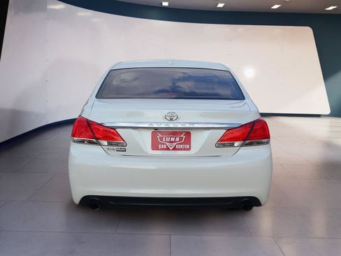 Used 2011 Toyota Avalon Limited FWD image 4
