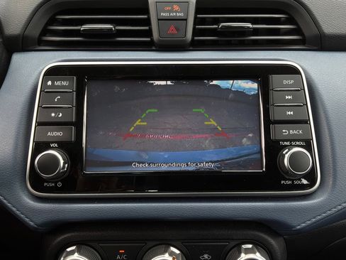 Used 2025 Nissan Versa SV FWD image 28