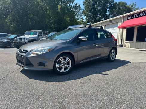 Used 2014 Ford Focus SE FWD image 3