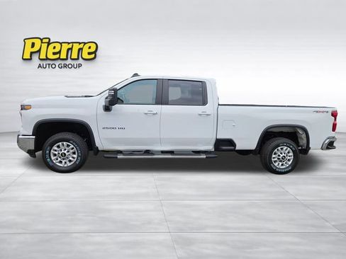 Used 2025 Chevrolet Silverado 2500 LT w/ Convenience Package AWD/4WD image 2