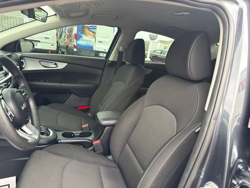Used 2023 Kia Forte LXS FWD image 4
