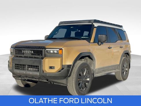 Used 2025 Toyota Land Cruiser image 32