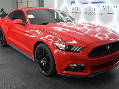 Used 2016 Ford Mustang GT RWD image 5