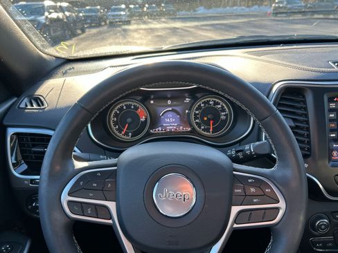 Used 2021 Jeep Cherokee Latitude Lux 80th Anniv w/ Quick Order Package 26U 80TH image 26