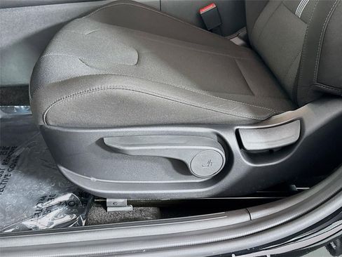 Certified 2026 Hyundai Elantra SE FWD image 19