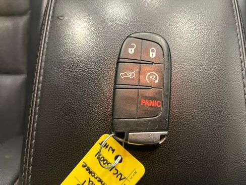 Used 2022 Jeep Grand Cherokee Laredo X AWD/4WD image 26