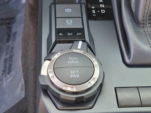 Certified 2025 Toyota Tacoma SR5 AWD/4WD image 22
