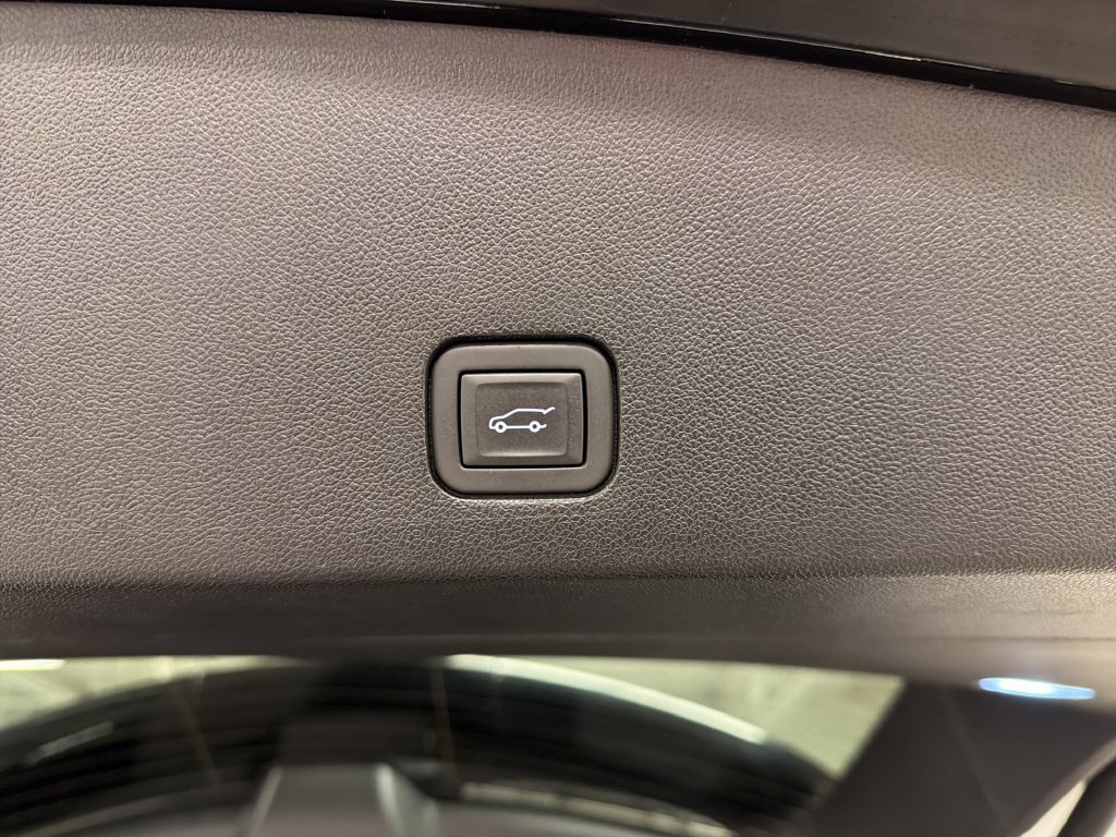 Used 2023 Cadillac XT6 Premium Luxury FWD image 19