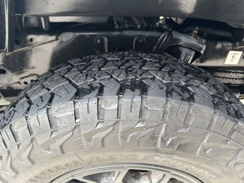 Used 2021 Toyota Tacoma SR5 w/ Technology Package AWD/4WD image 39