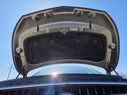 Used 2020 Buick Enclave Essence image 24